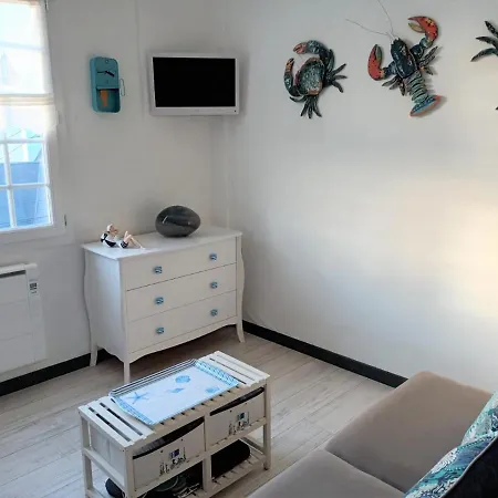 Le Petit De La Cour Normande Coeur De -1 A 2 Personnes * Cabourg