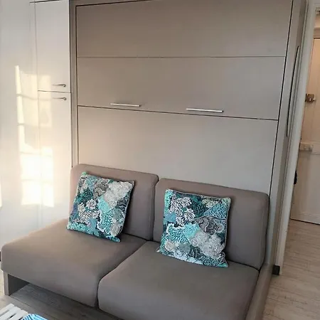 Le Petit De La Cour Normande Coeur De -1 A 2 Personnes *