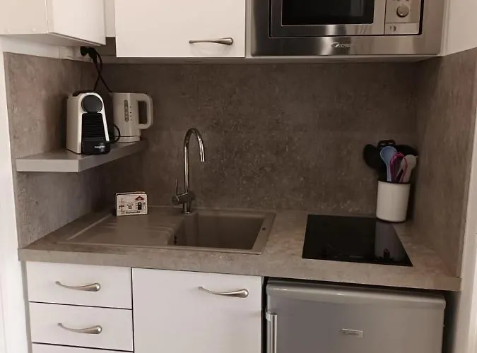 Le Petit De La Cour Normande Coeur De -1 A 2 Personnes * Cabourg