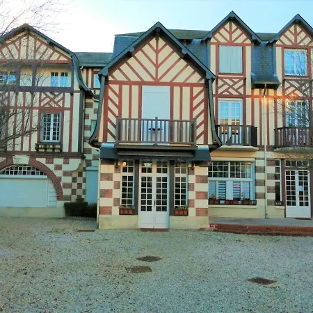 Le Petit De La Cour Normande Coeur De -1 A 2 Personness Apartment