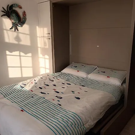 Apartment Le Petit De La Cour Normande Coeur De -1 A 2 Personness