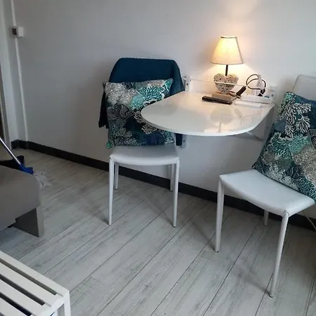 Appartement Le Petit De La Cour Normande Coeur De -1 A 2 Personnes Cabourg