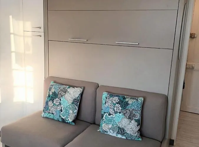 Le Petit De La Cour Normande Coeur De -1 A 2 Personnes *