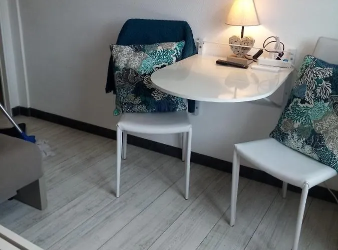 Apartament Le Petit De La Cour Normande Coeur De -1 A 2 Personnes Cabourg